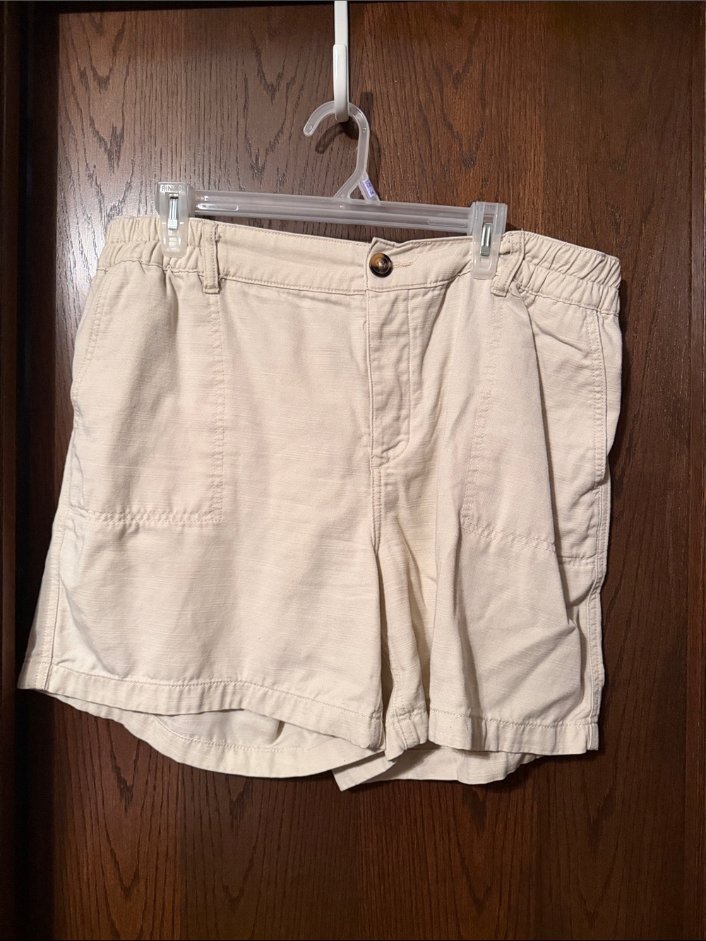 Wonderly Cream Elastic-Waist Casual Shorts